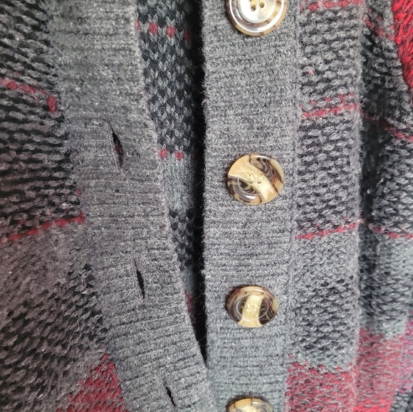 Red and Grey Chunky Cardign - Picture 2 of 3